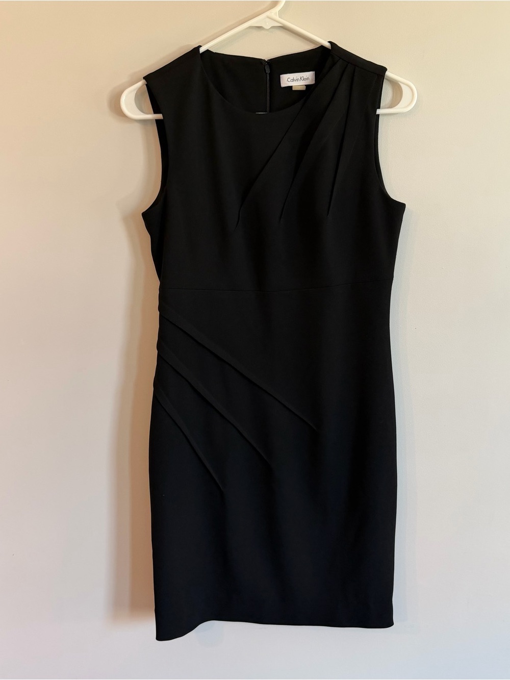 Calvin Klein Classic Black Sleeveless Sheath Dress with Pleats